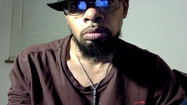 Snapshot of WhiskeyWood_DuhGOD chatting on February 20, 2025, 2:29 am WhiskeyWood DuhGOD online show from February 20, 2025, 2:29 am