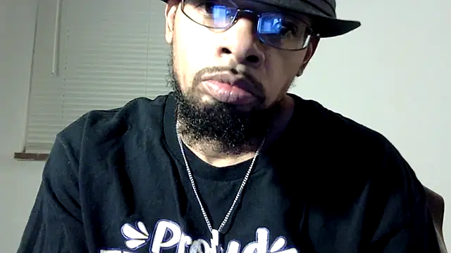 Snapshot of WhiskeyWood_DuhGOD chatting on March 6, 2025, 2:19 am WhiskeyWood DuhGOD online show from March 6, 2025, 2:19 am