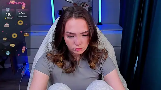 Evia r0se online show from April 11, 2026, 7:45 am