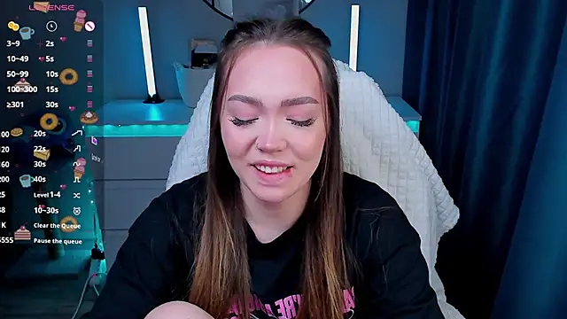 Evia r0se online show from February 12, 2026, 5:56 pm