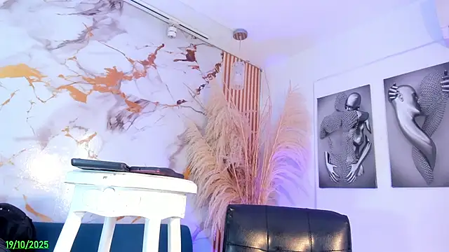 Naughty Lizeth online show from October 19, 2025, 3:04 pm