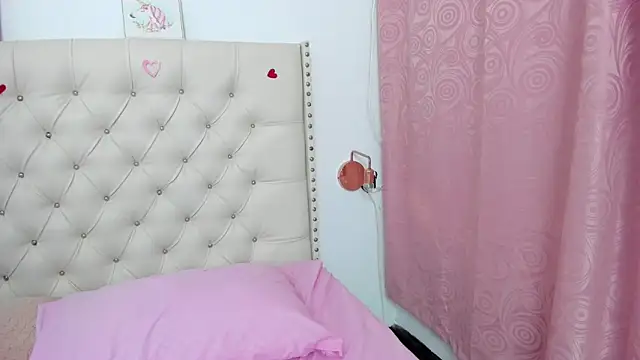 Kim Eli online show from March 9, 2025, 1:46 am