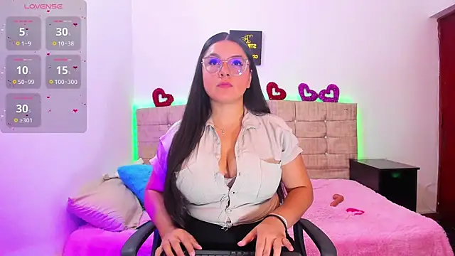 Snapshot of Catherine_summer1 chatting on October 15, 2025, 10:18 pm Catherine summer1 online show from October 15, 2025, 10:18 pm