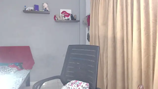 SusanLeroy online show from December 18, 2025, 9:58 am