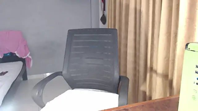 SusanLeroy online show from November 28, 2025, 9:20 am