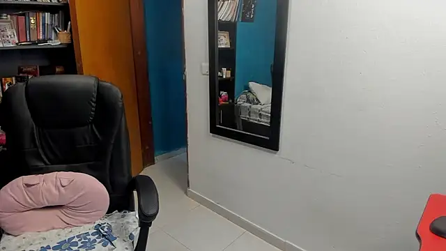 peanut tangerine online show from February 12, 2026, 1:05 am