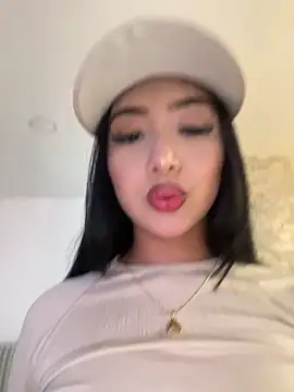 SOPHIACANDY19  online show from May 9, 2026, 12:25 am
