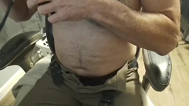 overaveragefreak4you online show from March 25, 2026, 8:14 am