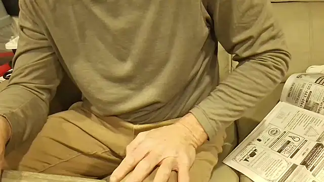 overaveragefreak4you online show from March 10, 2026, 8:29 am