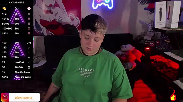 Snapshot of _AlexMorris chatting on November 6, 2025, 5:44 am AlexMorris online show from November 6, 2025, 5:44 am