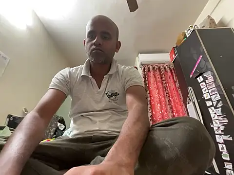 Snapshot of SammyChocolateIndian chatting on December 18, 2024, 8:42 am SammyChocolateIndian online show from December 18, 2024, 8:42 am