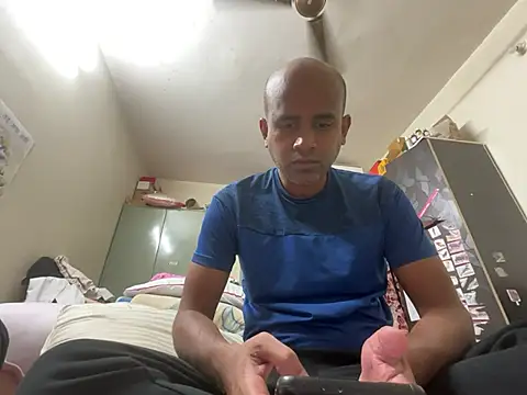 Snapshot of SammyChocolateIndian chatting on February 7, 2025, 1:43 pm SammyChocolateIndian online show from February 7, 2025, 1:43 pm