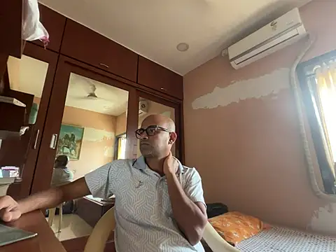 Snapshot of SammyChocolateIndian chatting on February 27, 2025, 8:24 am SammyChocolateIndian online show from February 27, 2025, 8:24 am