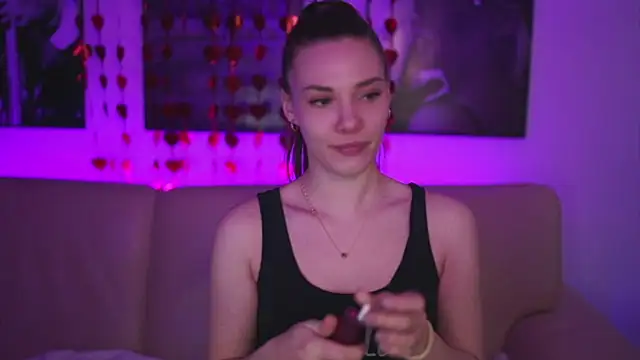 StephanieNeeson online show from February 17, 2025, 10:16 pm