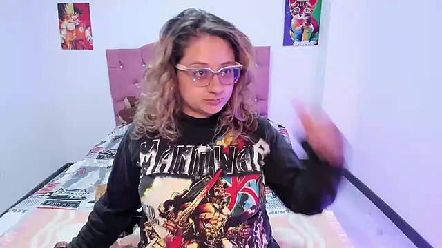 Snapshot of AnnieBigBoobs chatting on October 25, 2025, 4:00 am AnnieBigBoobs online show from October 25, 2025, 4:00 am