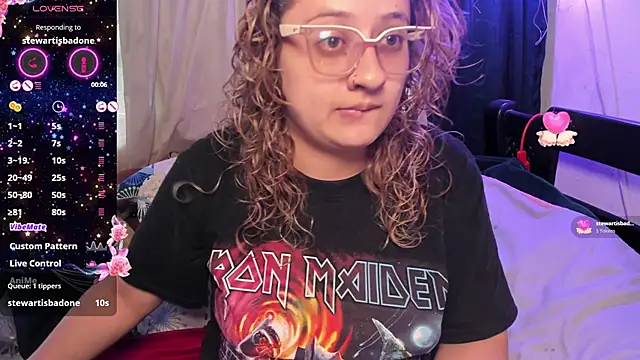 Snapshot of AnnieBigBoobs chatting on October 19, 2025, 7:38 pm AnnieBigBoobs online show from October 19, 2025, 7:38 pm