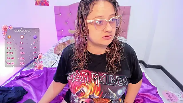 AnnieBigBoobs online show from November 7, 2025, 8:24 pm