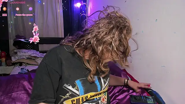 Snapshot of AnnieBigBoobs chatting on February 6, 2025, 9:38 pm AnnieBigBoobs online show from February 6, 2025, 9:38 pm