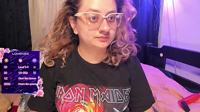 Snapshot of AnnieBigBoobs chatting on September 14, 2025, 2:56 am AnnieBigBoobs online show from September 14, 2025, 2:56 am