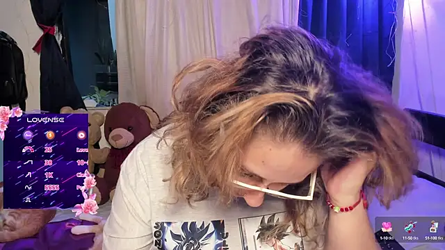 Snapshot of AnnieBigBoobs chatting on September 29, 2025, 10:37 pm AnnieBigBoobs online show from September 29, 2025, 10:37 pm