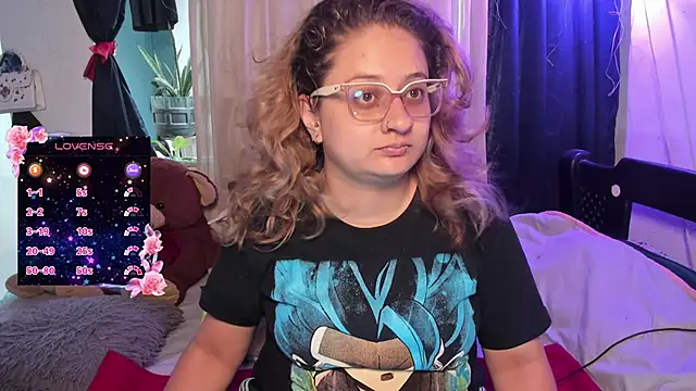 Snapshot of AnnieBigBoobs chatting on October 16, 2025, 9:01 pm AnnieBigBoobs online show from October 16, 2025, 9:01 pm