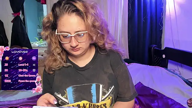 Snapshot of AnnieBigBoobs chatting on October 4, 2025, 9:05 pm AnnieBigBoobs online show from October 4, 2025, 9:05 pm