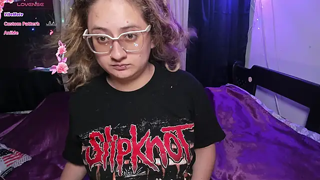 Snapshot of AnnieBigBoobs chatting on March 5, 2025, 10:10 pm AnnieBigBoobs online show from March 5, 2025, 10:10 pm