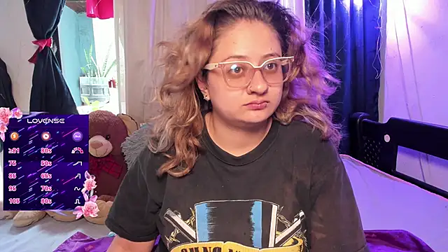 Snapshot of AnnieBigBoobs chatting on October 5, 2025, 4:09 pm AnnieBigBoobs online show from October 5, 2025, 4:09 pm