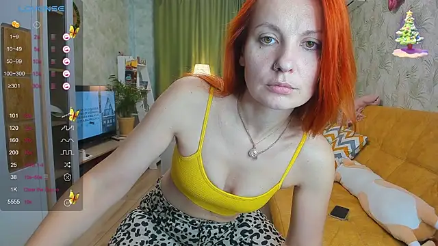 Snapshot of LuxieDelight chatting on January 19, 2025, 7:15 am LuxieDelight online show from January 19, 2025, 7:15 am