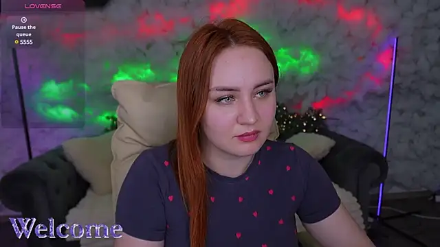 LovelyBell online show from February 5, 2025, 7:42 pm