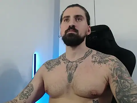 MateoHunk online show from November 3, 2025, 6:33 pm