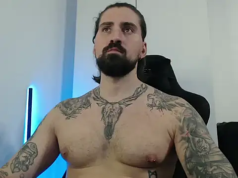 MateoHunk online show from November 4, 2025, 4:55 pm