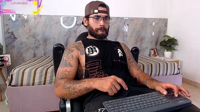 Snapshot of hanz_col chatting on May 4, 2026, 4:43 pm hanz col online show from May 4, 2026, 4:43 pm