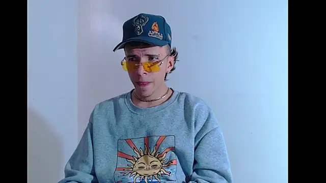 Keeny16 online show from December 7, 2024, 7:38 pm