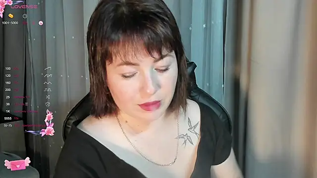 Snapshot of Victoria_Di chatting on September 26, 2025, 2:02 pm Victoria Di online show from September 26, 2025, 2:02 pm