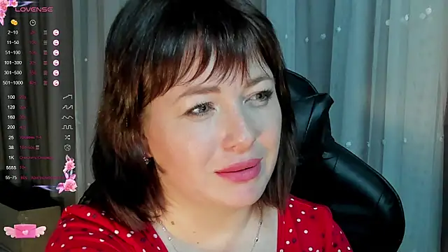 Snapshot of Victoria_Di chatting on October 20, 2025, 4:29 pm Victoria Di online show from October 20, 2025, 4:29 pm