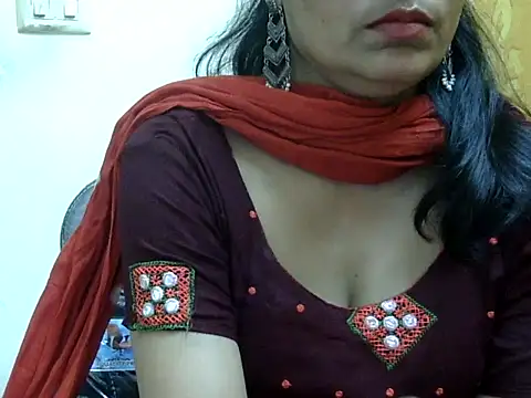 l l ish online show from October 6, 2025, 6:03 am