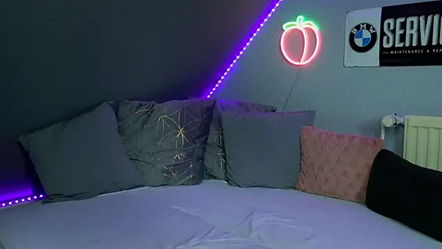 Lisa MarieX online show from March 13, 2025, 2:55 pm