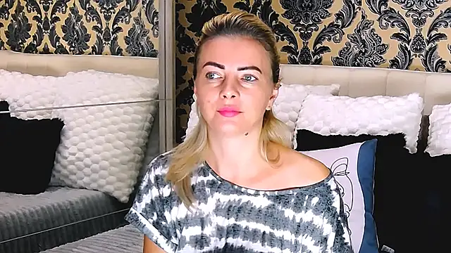 Aly girl1 online show from October 10, 2025, 10:05 am