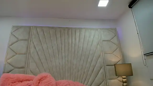 Snapshot of Jade_squirtt chatting on September 29, 2025, 5:40 pm Jade squirtt online show from September 29, 2025, 5:40 pm