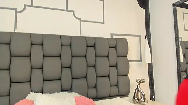 Snapshot of Jade_squirtt chatting on October 1, 2025, 11:36 am Jade squirtt online show from October 1, 2025, 11:36 am