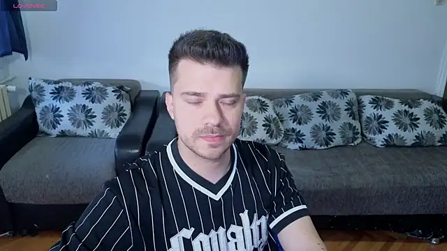 JohnnyStepBro online show from May 27, 2026, 9:05 am