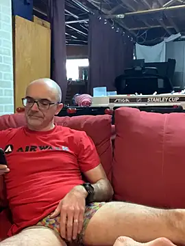 Snapshot of MaxVain chatting on February 22, 2025, 5:24 pm MaxVain online show from February 22, 2025, 5:24 pm