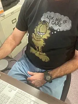 Snapshot of MaxVain chatting on October 14, 2025, 6:41 pm MaxVain online show from October 14, 2025, 6:41 pm