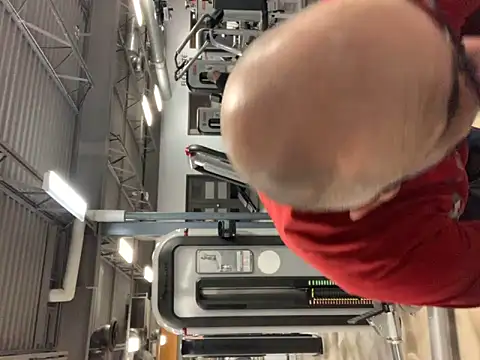 Snapshot of MaxVain chatting on January 4, 2025, 10:13 pm MaxVain online show from January 4, 2025, 10:13 pm