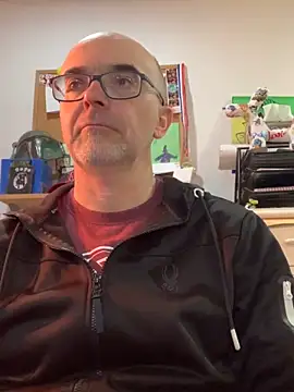 Snapshot of MaxVain chatting on March 4, 2025, 7:01 pm MaxVain online show from March 4, 2025, 7:01 pm