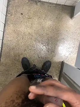 Snapshot of zeekBbc chatting on January 2, 2025, 1:27 am zeekBbc online show from January 2, 2025, 1:27 am