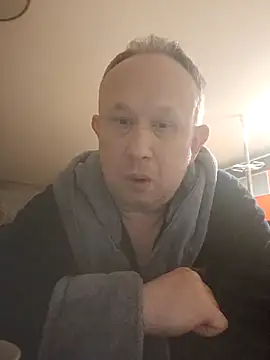 X46x online show from October 13, 2025, 4:03 am