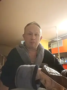 X46x online show from December 14, 2025, 5:35 am