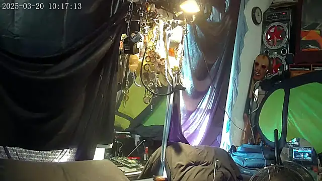 Snapshot of slinginbigD chatting on March 20, 2025, 5:58 pm slinginbigD online show from March 20, 2025, 5:58 pm